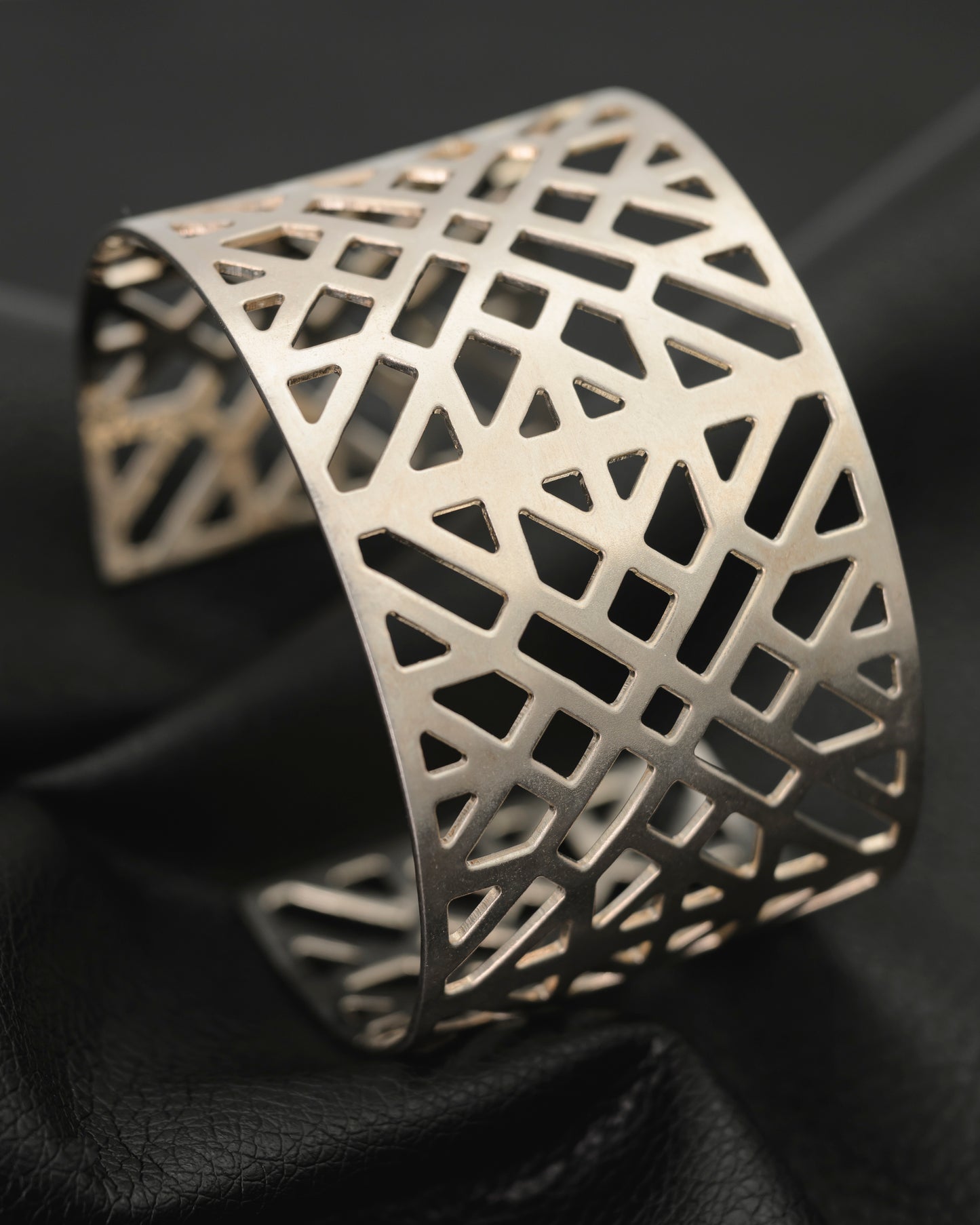 City grid cuff