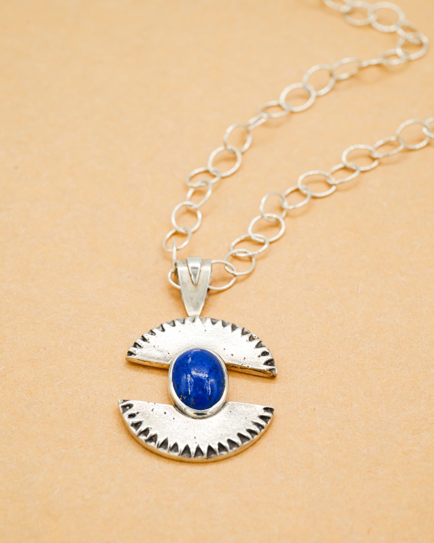 Viking Pejlskive Halskæde med sten af lapis lazuli