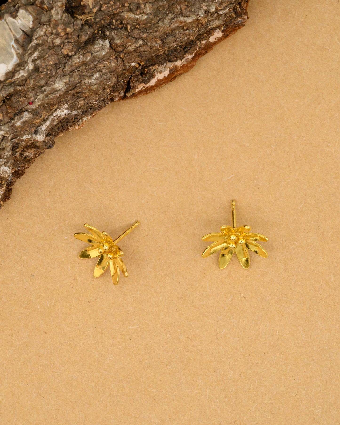 Yvonne small earring, gold-plated
