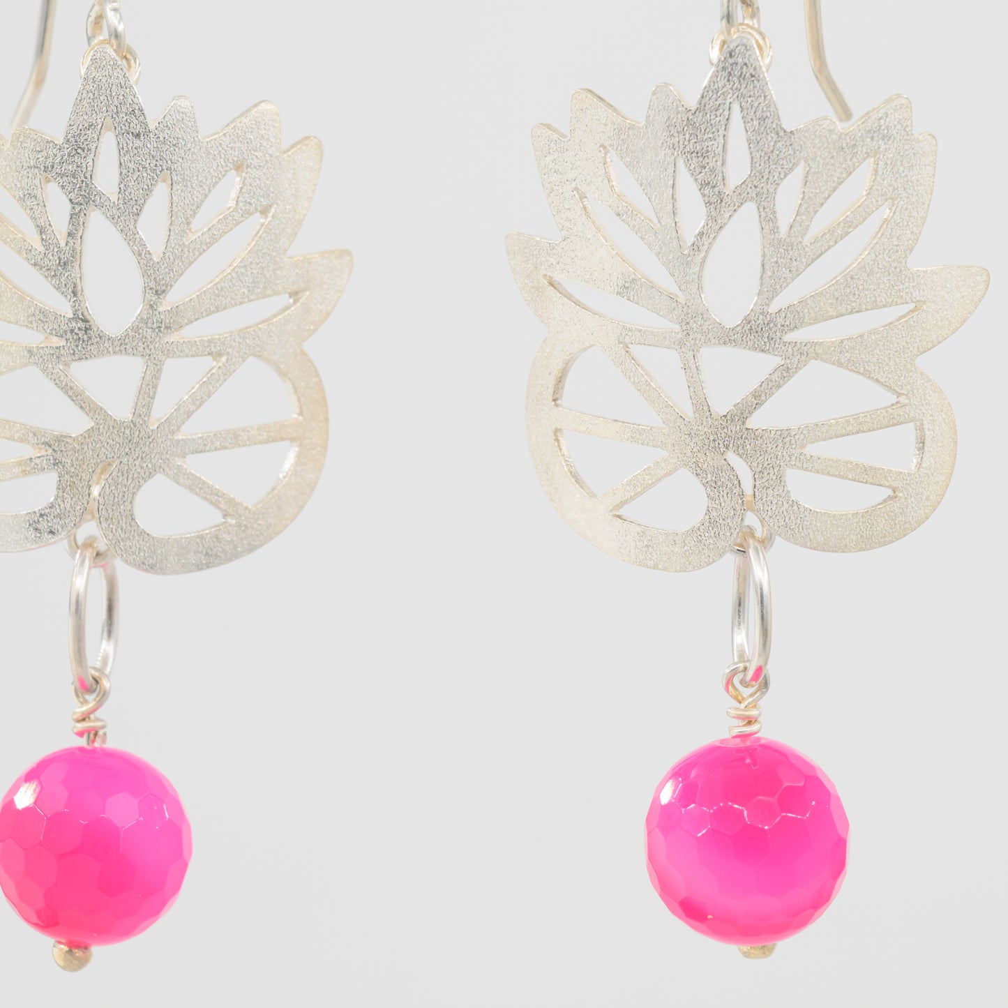 Monet & Me ørehænger med facetteret Pink Agat