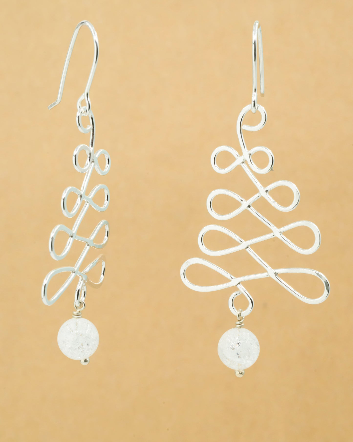 Twisted earrings with rock crystal