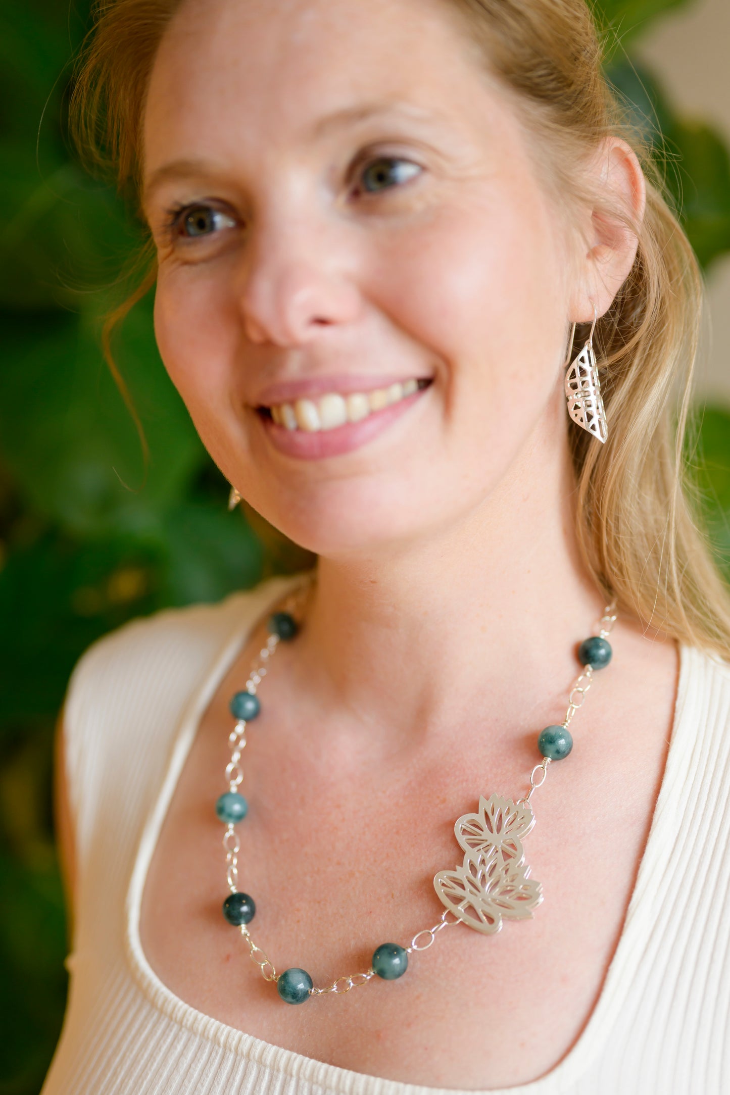 Monet & Me halskæde med mosagat