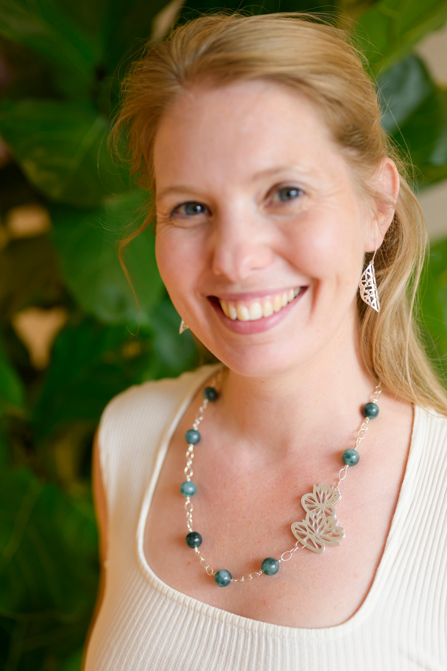 Monet & Me halskæde med mosagat